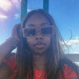 Meet your Posher, Deshiana